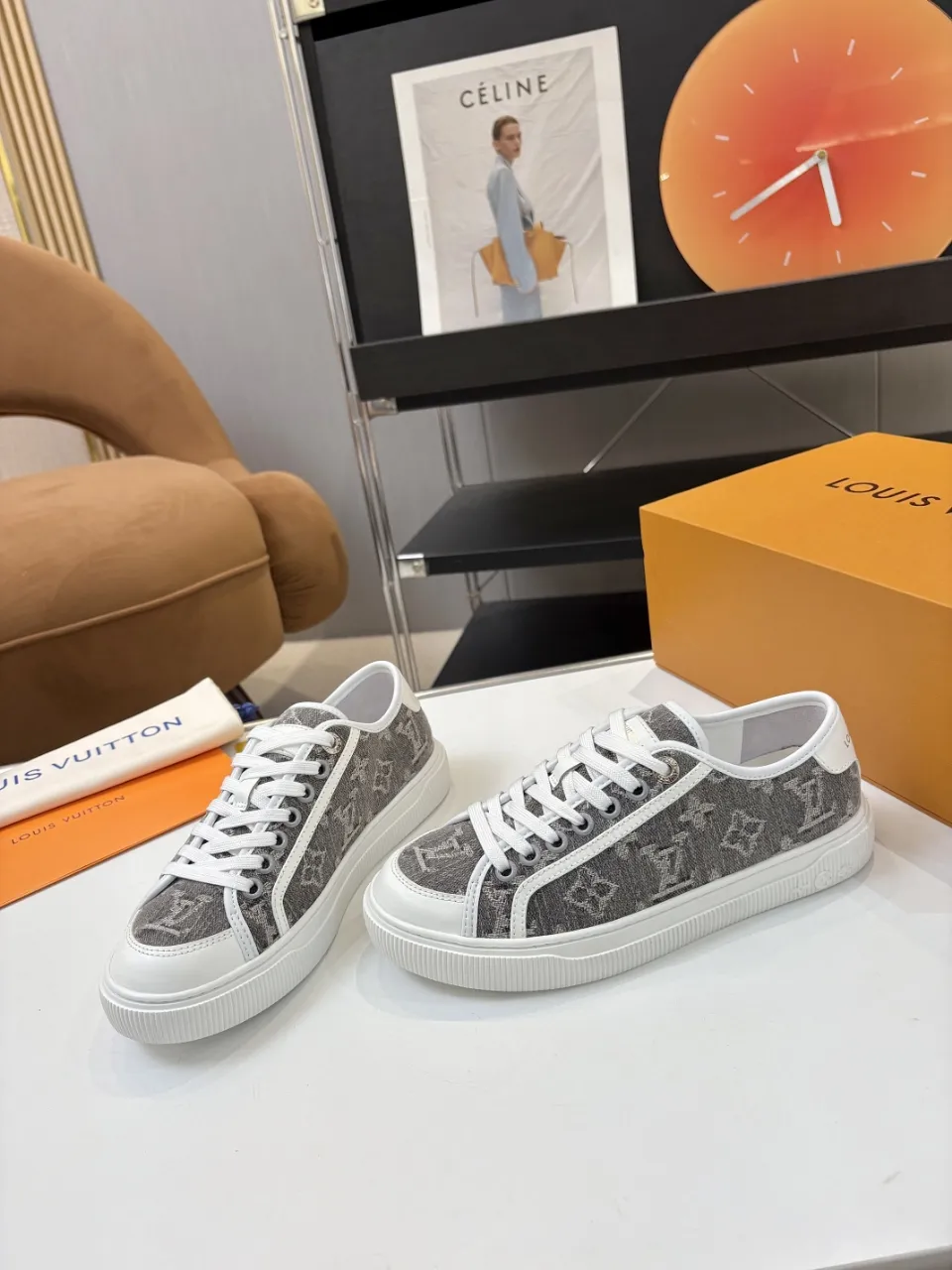 p580🐮🐮 LV couple skate shoes｜Classic jacquard, the ultimate code for a sweet outing! 👫** This pair of shoes is Louis Vuitton's love letter to fashionistas💌 - **classic presbyopic skate shoes**, the perfect choice for couples to go out on the street!  🔸 **Luxury details are a must-have**: Jacquard fabric  🔸 **So comfortable that you don’t want to take it off**: The sheepskin lining is skin-friendly and breathable, warm in autumn and winter without stuffing your feet, refreshing in spring and summer without being sticky, and you can wear it with a high-end feel in all seasons!  🔸 **Steady sense of security**: Non-slip rubber outsole, perfect grip, accompanying you through romantic streets.  **💑 Couple outfit inspiration**: ▪️ For boys, pair with leggings + baseball cap for a trendy street look!  ▪️ Girls can wear short skirts or shark pants, and the sweet and cool style is easy to choose~ **#Louis Vuitton #couple shoes #presbyopia classic** **👉 Click to collect and become the most fashionable CP in the circle of friends with him! ** Fabric: Imported cowhide/classic jacquard fabric Lining: Sheepskin lining Sole: Original rubber sole Size: Women’s size 35-42 (40/41/42 customized) Men’s size 39-45 (39.45 customized)